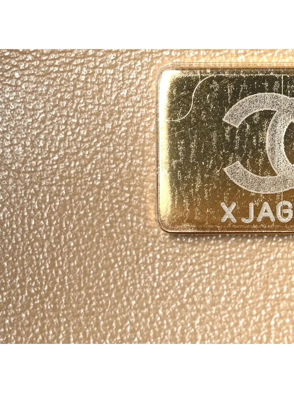 CHANEL elevate your